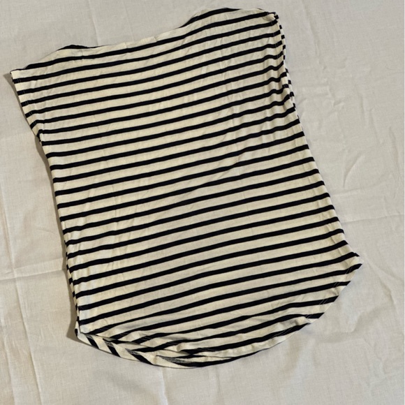 *EUC* Navy Blue & White Stripe Sleeveless Top | Green Envelope | Size Small - Picture 4 of 6